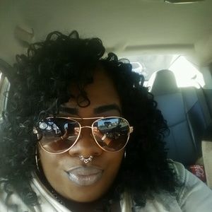 Meet your Posher, Latoya